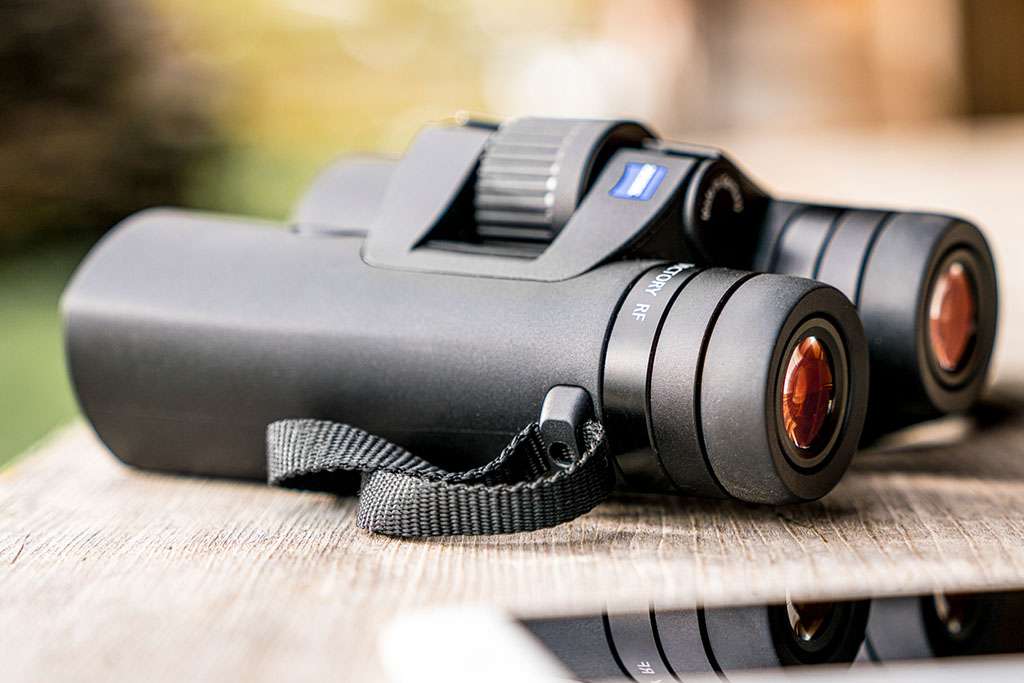 Zeiss Victory RF 8x54 Laser Rangefinder Binoculars 3
